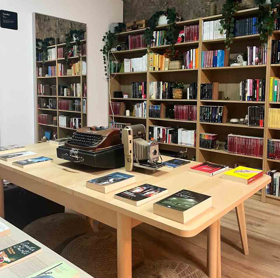 Alquila por horas Librería independiente, cálida y acogedora