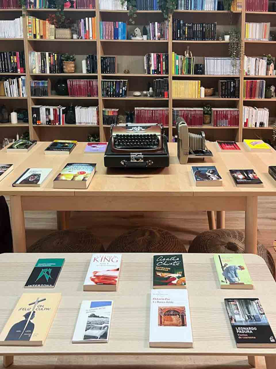 Alquila por horas Librería independiente, cálida y acogedora