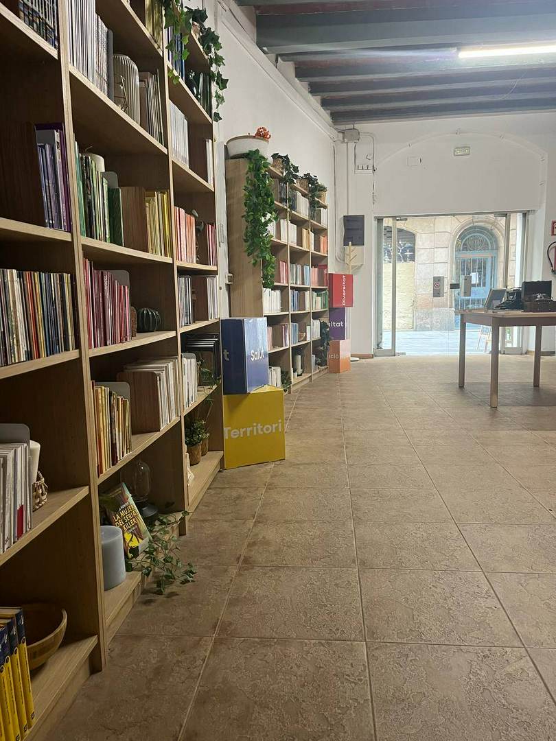 Alquila por horas Librería independiente, un espacio cálido y acogedor de Barcelona