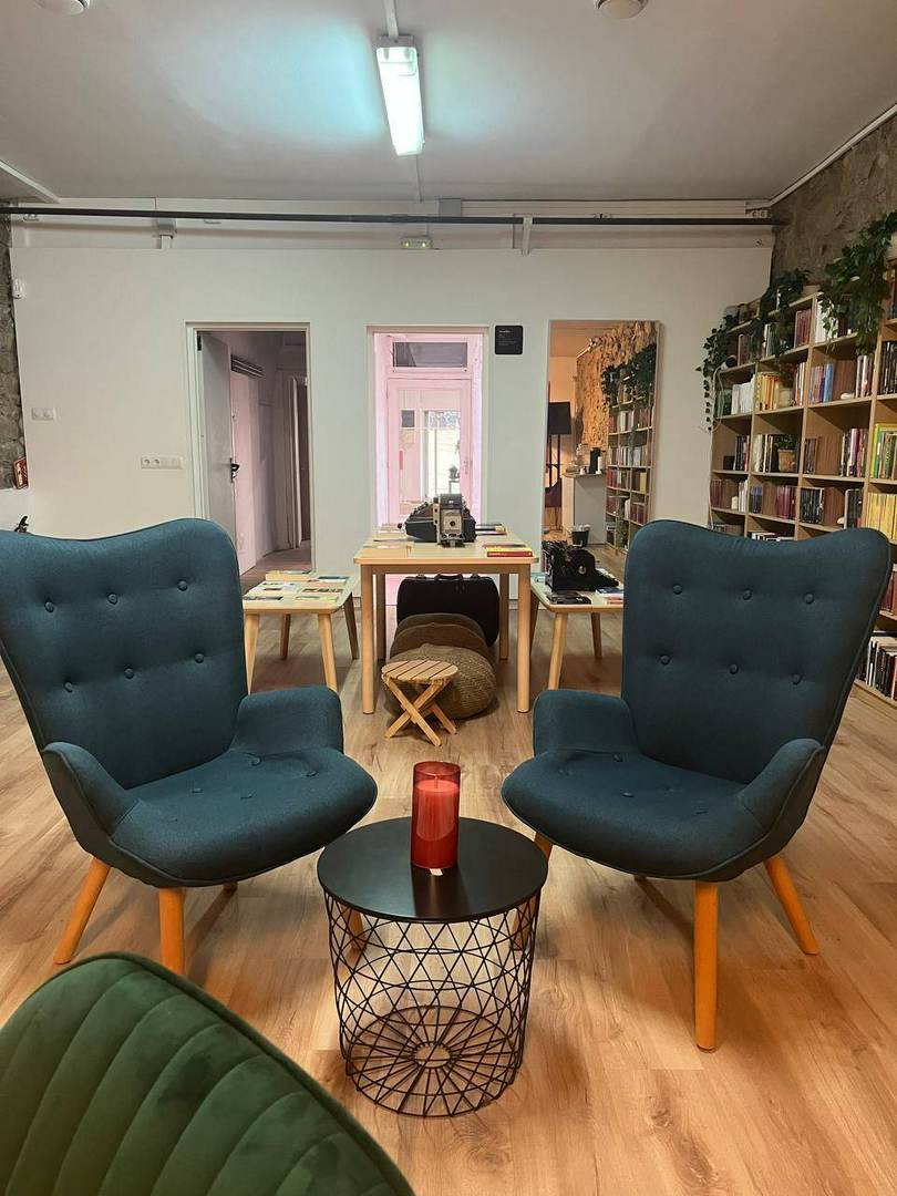 Alquila por horas Librería independiente, un espacio cálido y acogedor de Barcelona