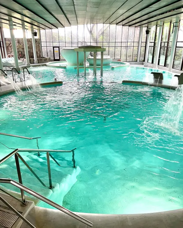Alquila por horas Piscinas termales naturales .....  ¡ Aquatonic, algo más que un Spa !