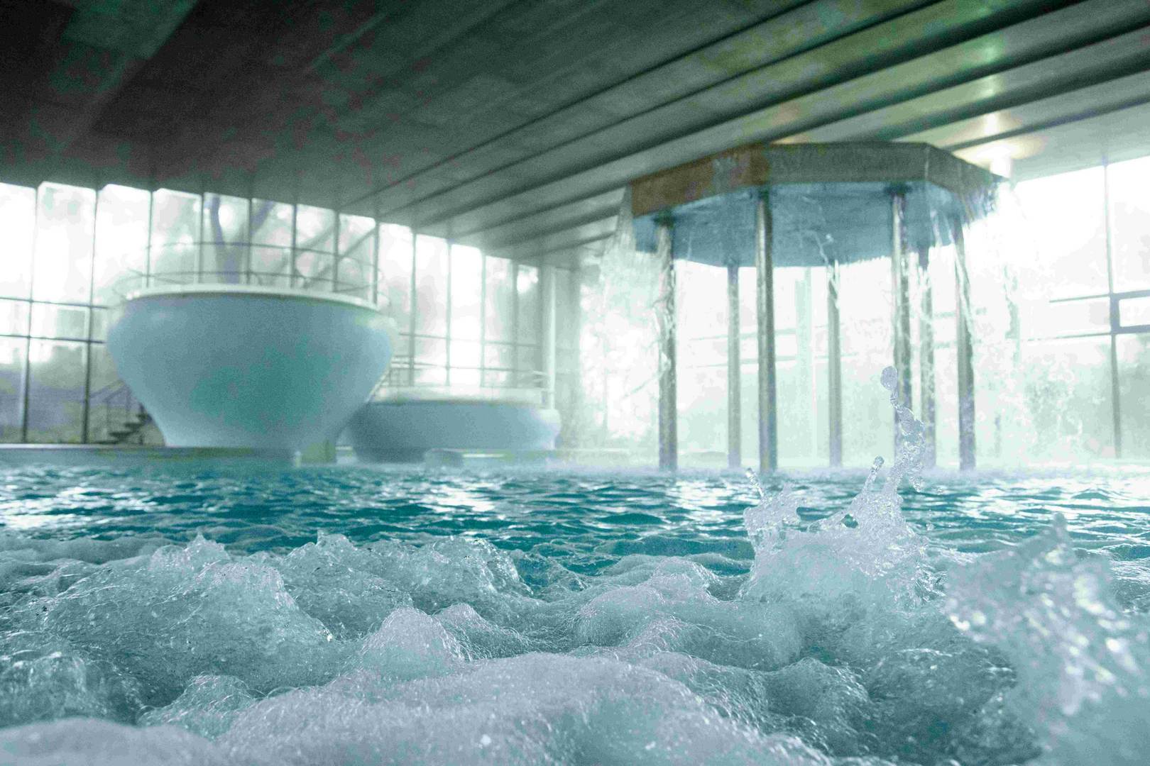 Alquila por horas Piscinas termales naturales .....  ¡ Aquatonic, algo más que un Spa !