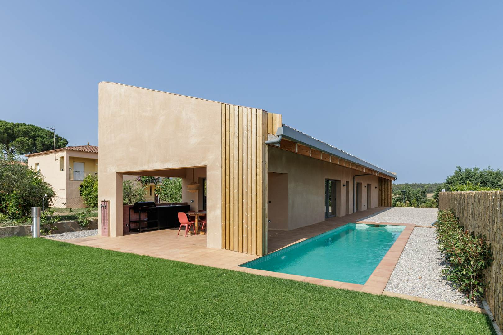 Alquila por horas Casa rural con diseño contemporáneo y piscina