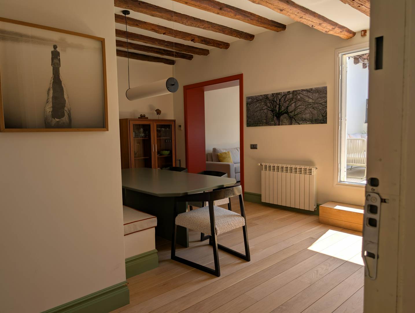 Alquila por horas Ático Moderno con Terraza en Edificio Histórico