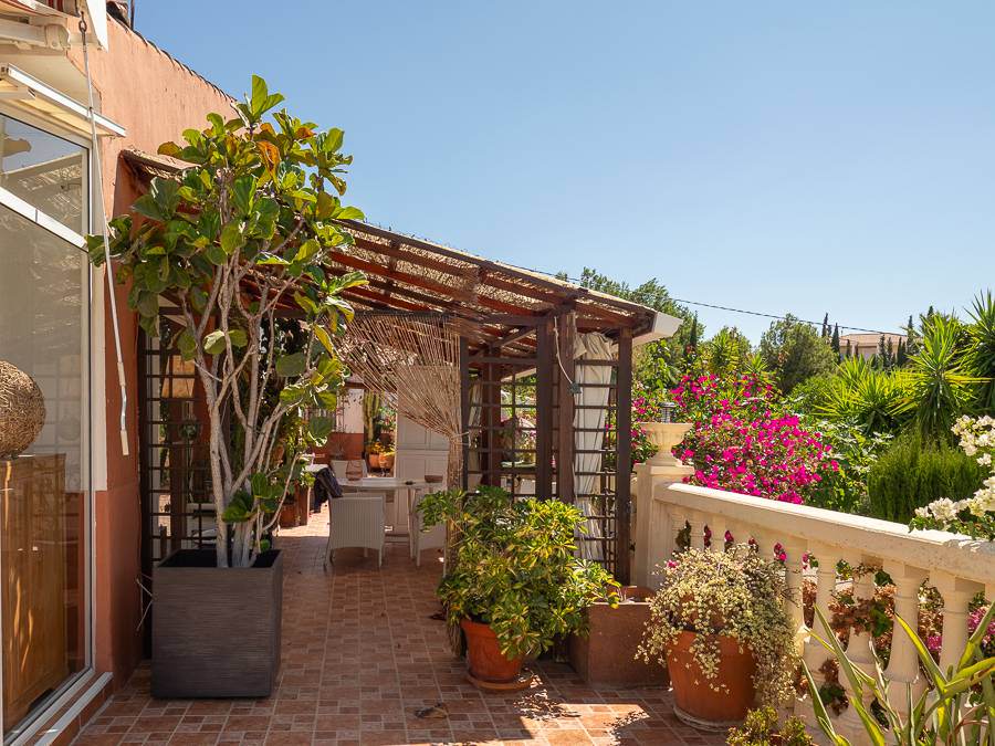 Alquila por horas Oasis Mediterráneo con Piscina y Rincones Ajardinados