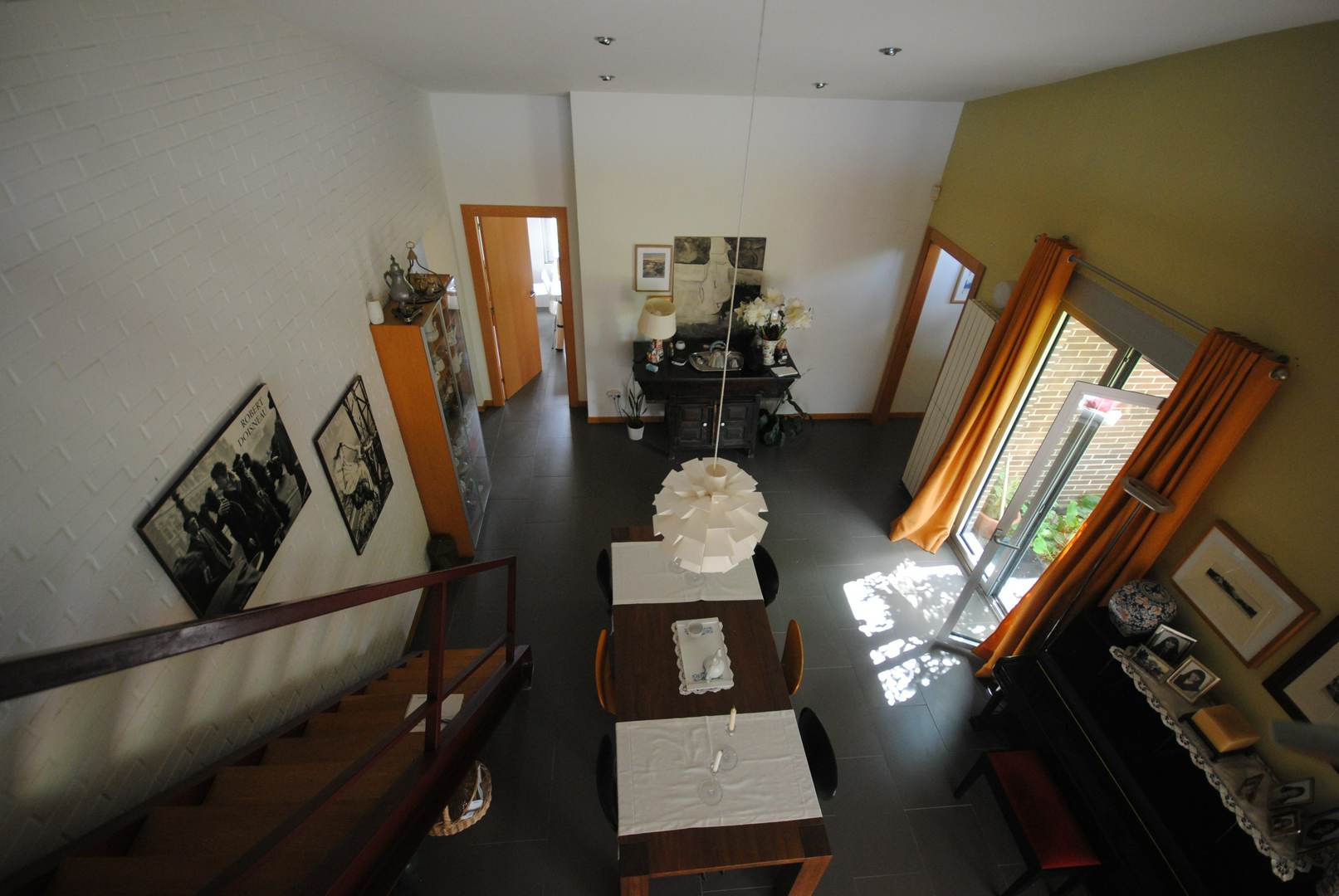 Alquila por horas Casa de estilo moderno con jardín