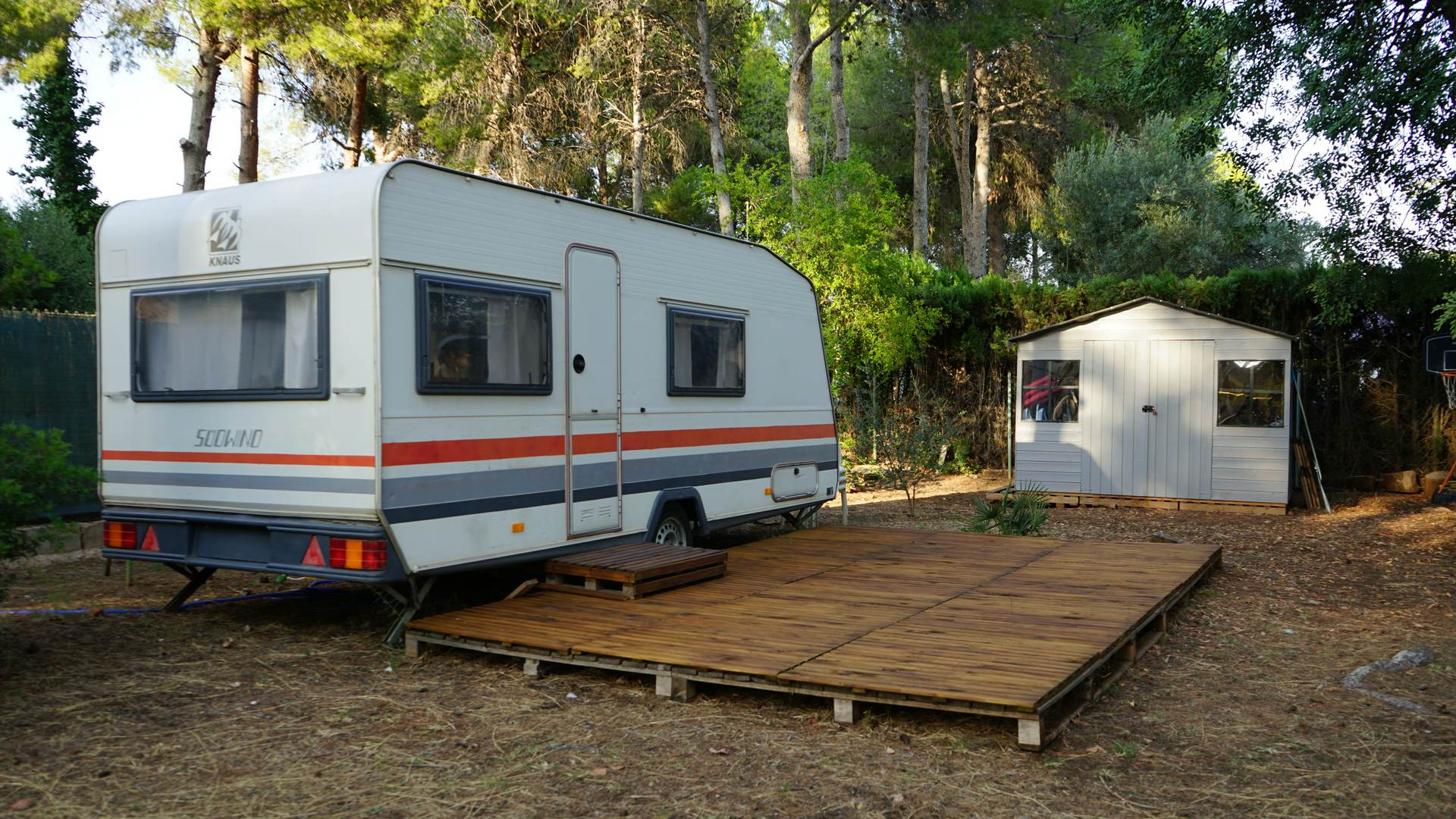 Alquila por horas Terreno naturaleza mediterránea con caravana 