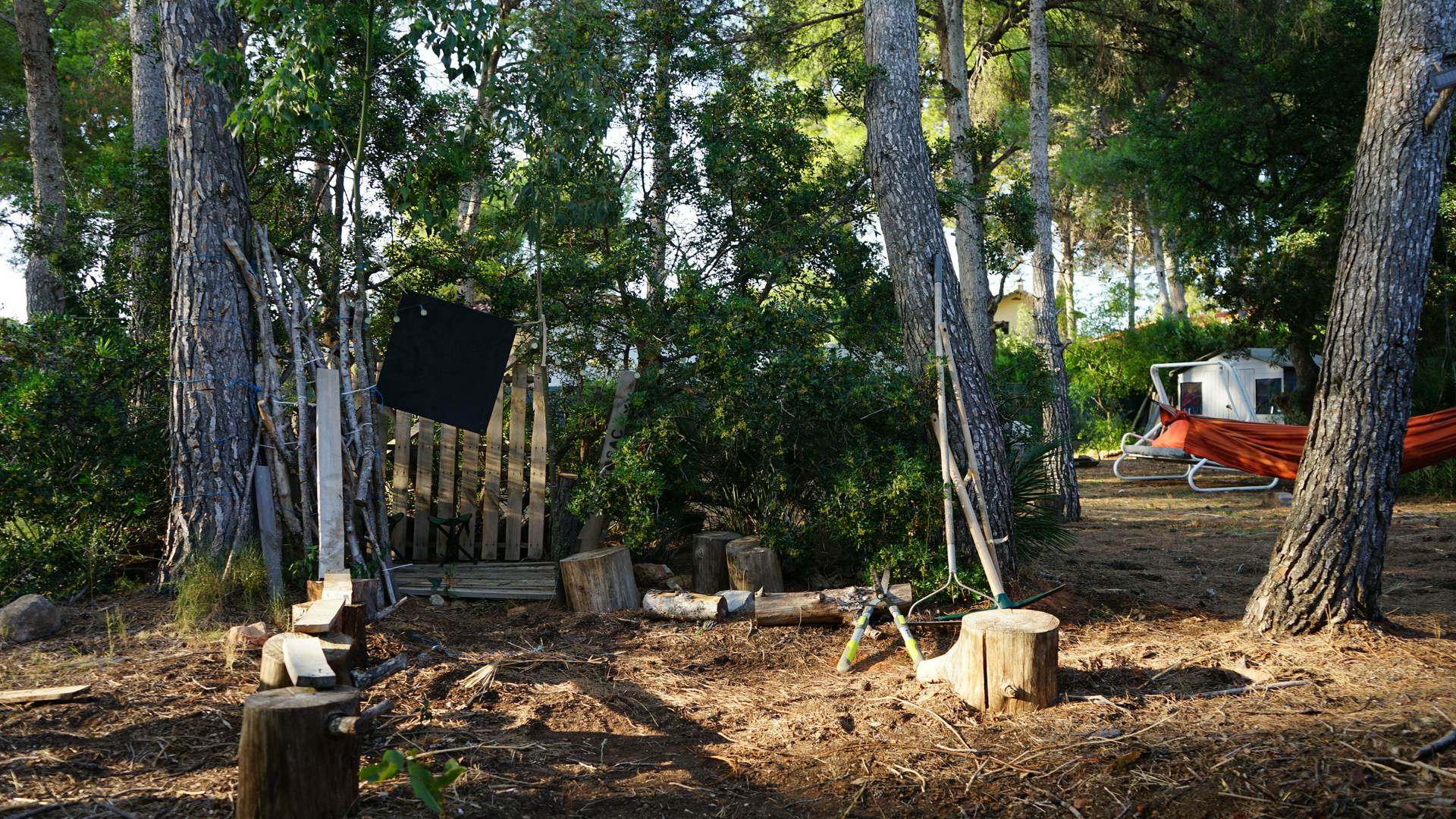 Alquila por horas Terreno naturaleza mediterránea con caravana 