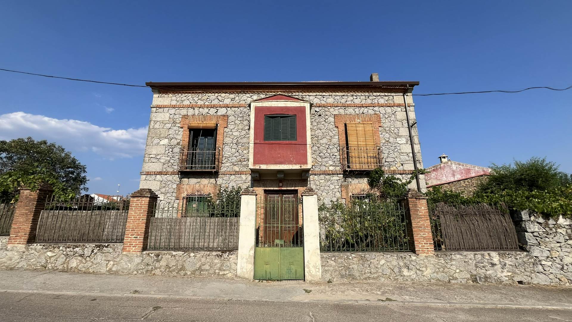 Alquila por horas Casa rústica grande en entorno rural