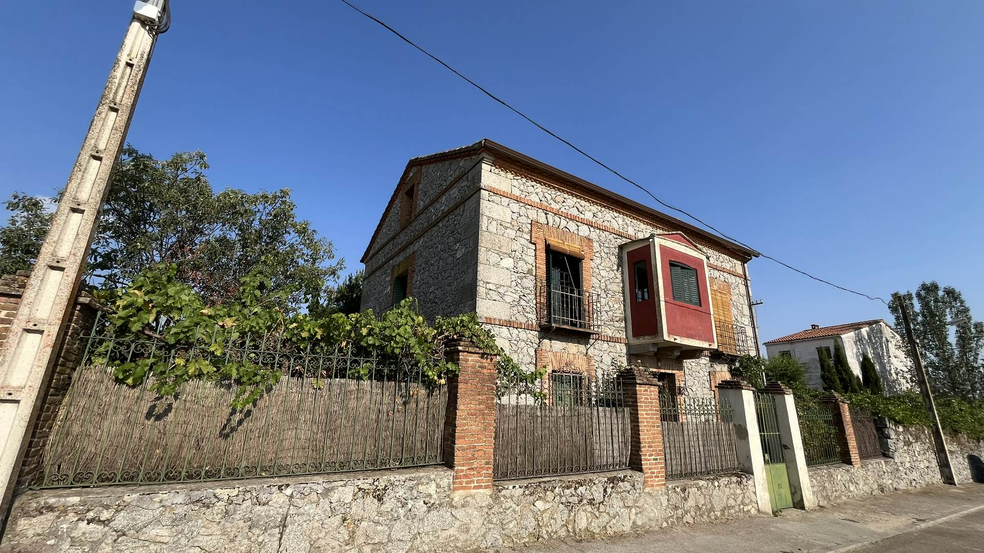 Alquila por horas Casa rústica grande en entorno rural