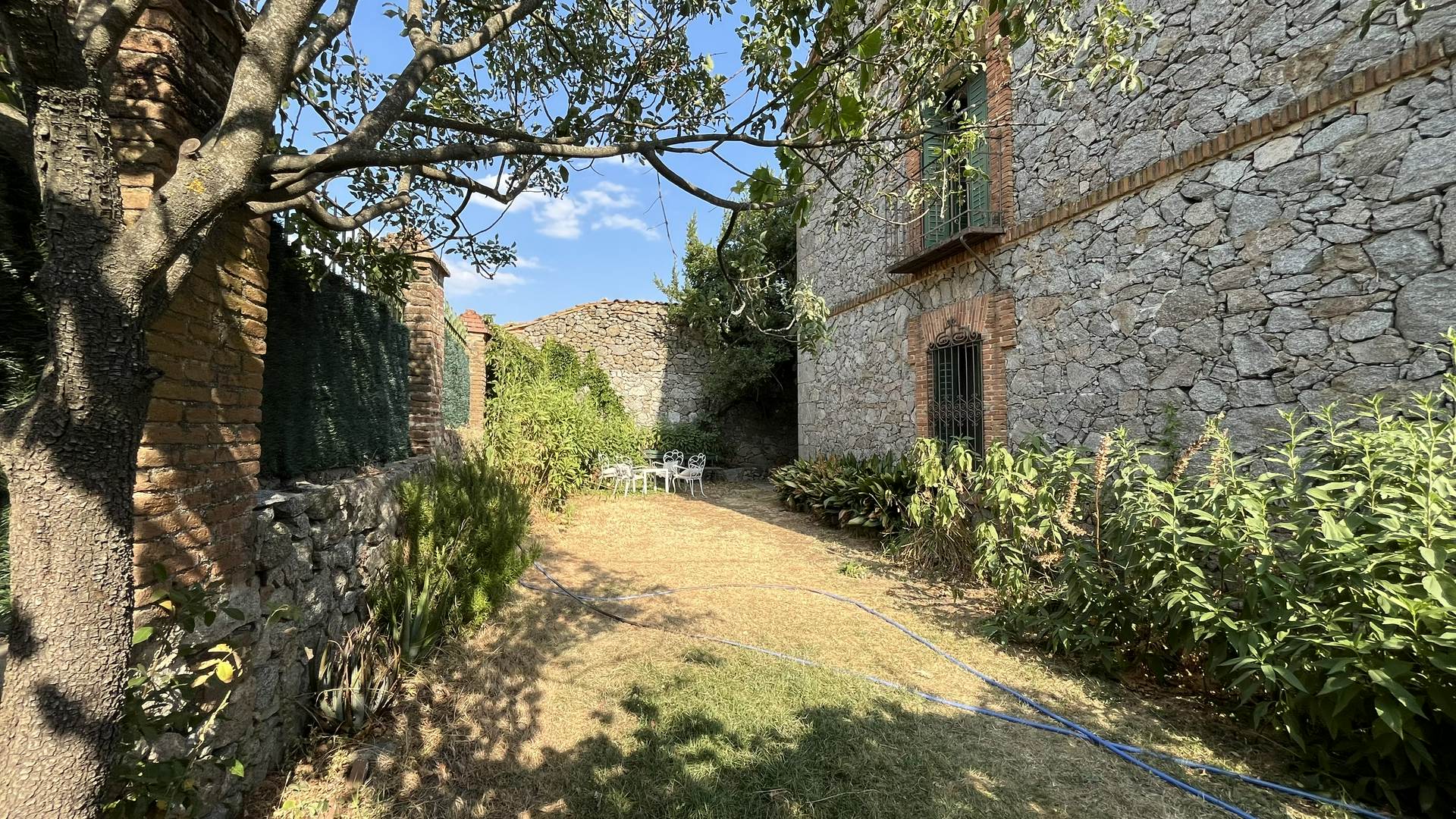 Alquila por horas Casa rústica de piedra en entorno rural