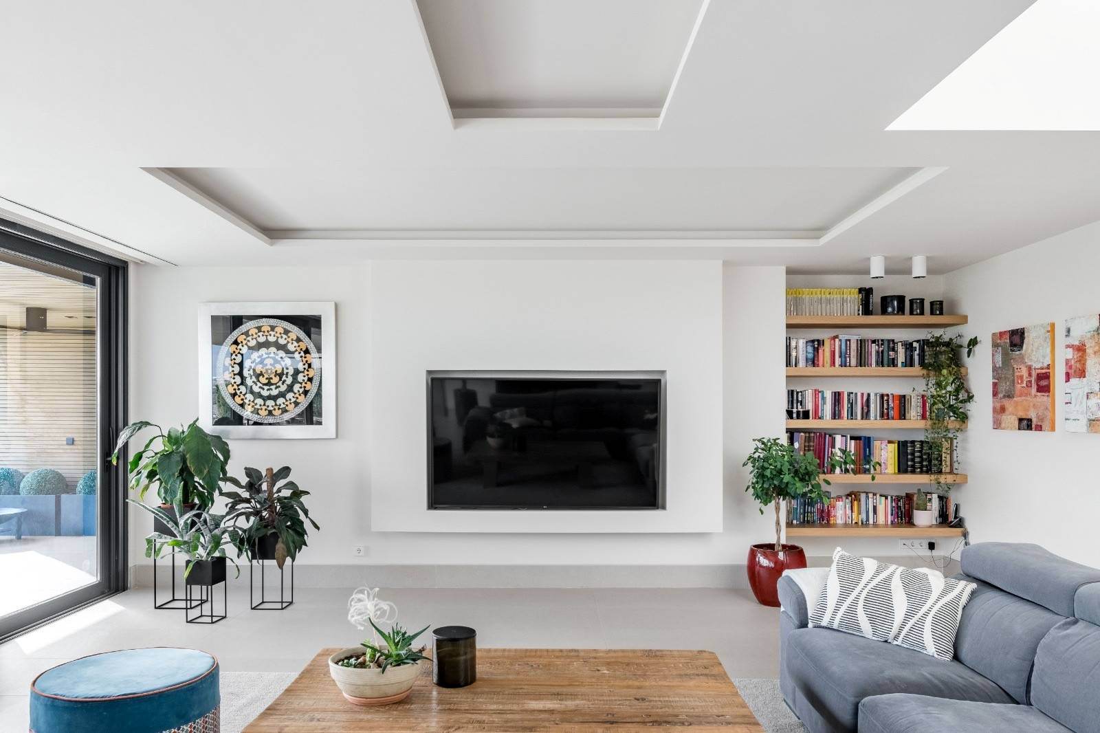 Alquila por horas Impresionante vivienda moderna con piscina infinity