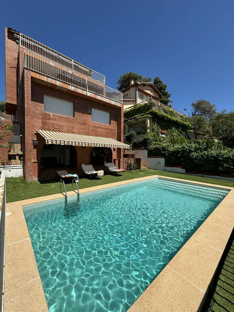 Alquila por horas Casa singular con vistas panorámicas únicas