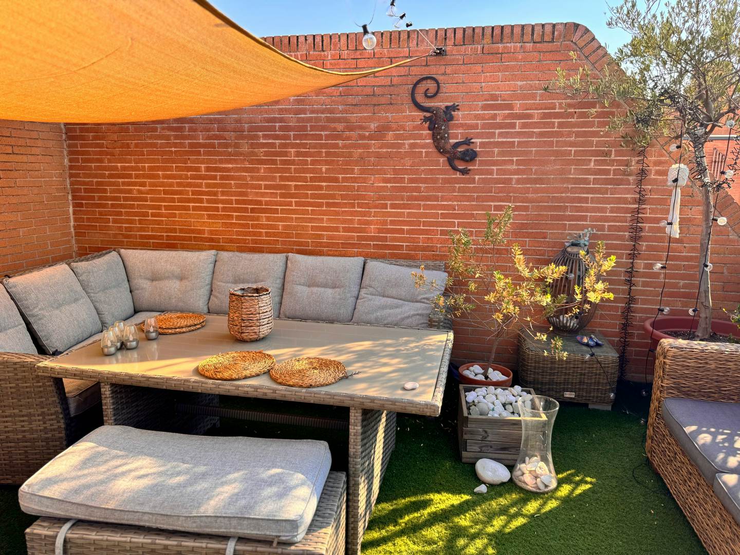 Alquila por horas Terraza de diseño con luz natural para shootings y grabaciones