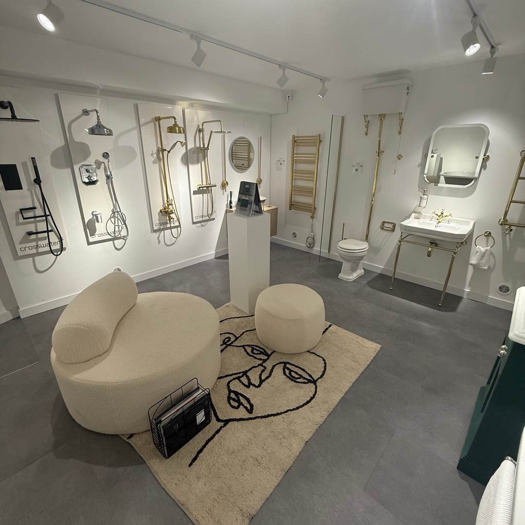 Alquila por horas Showroom sofisticado con decoración clásica y moderna