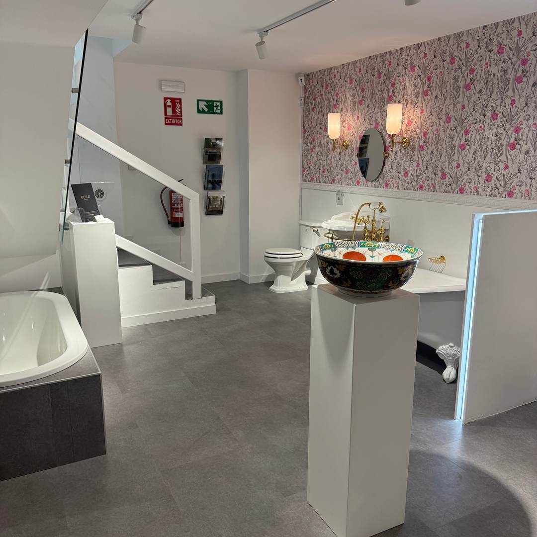 Alquila por horas Showroom sofisticado con decoración clásica y moderna