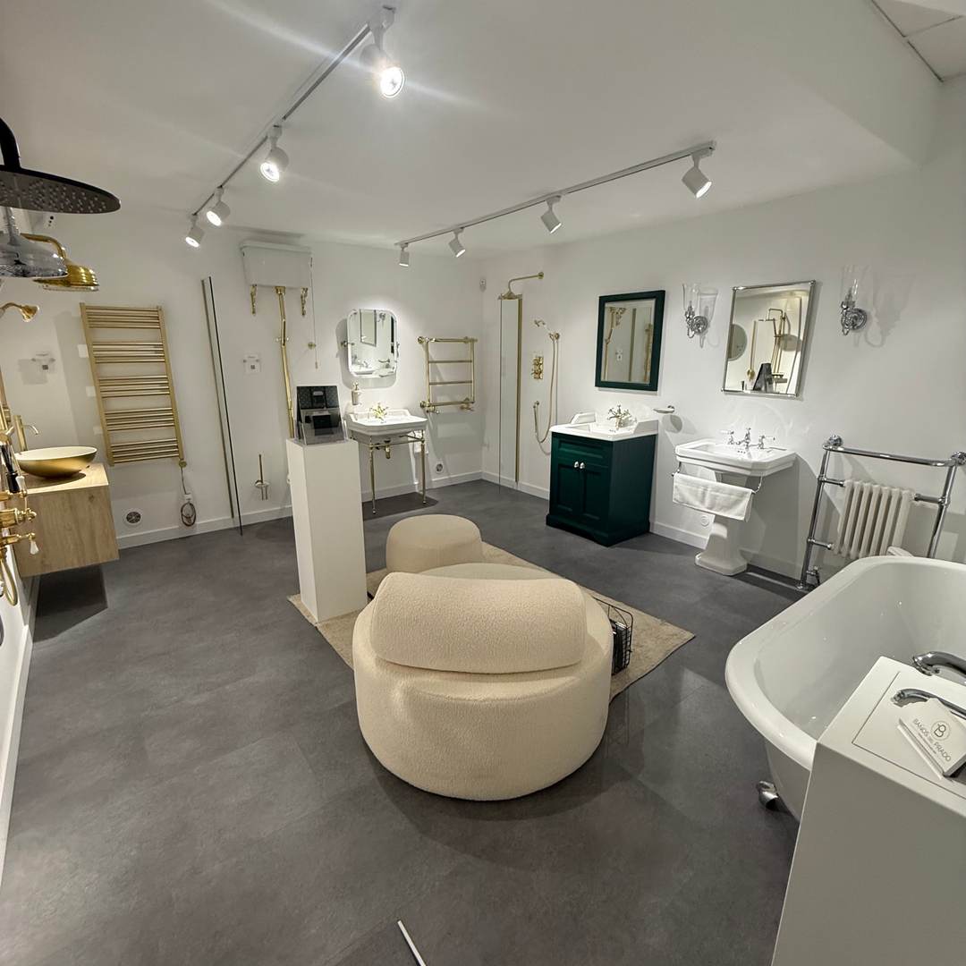 Alquila por horas Showroom sofisticado con decoración clásica y moderna