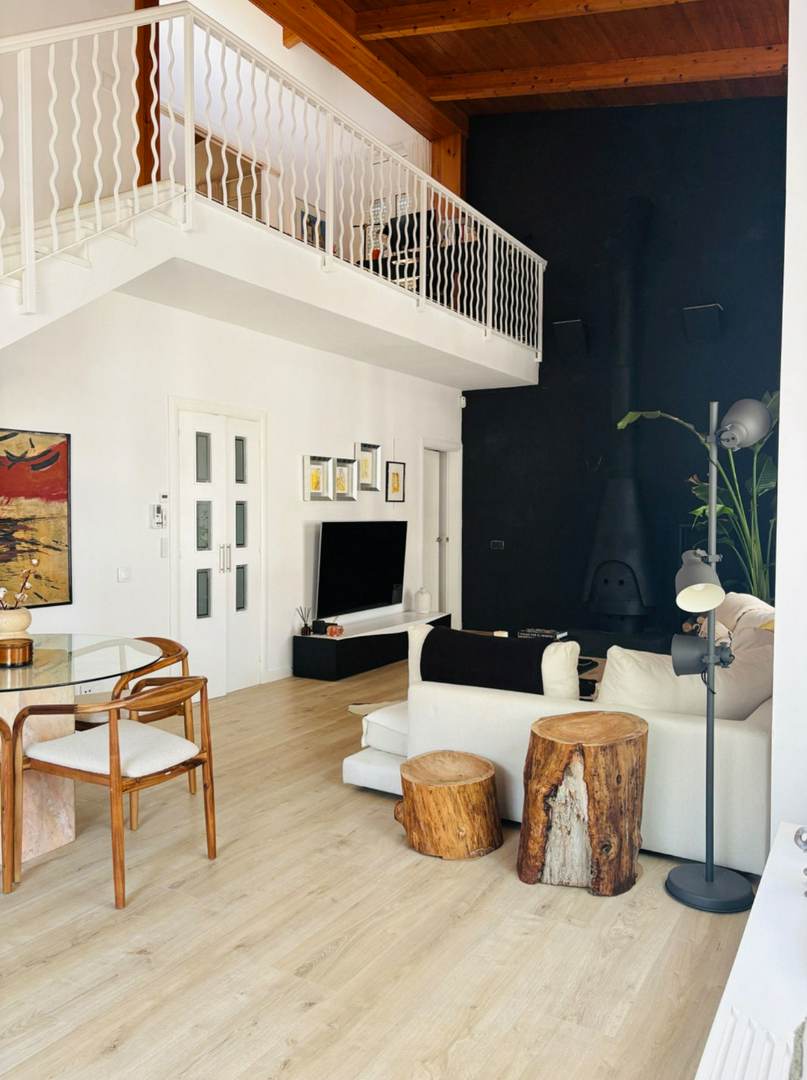 Alquila por horas Casa unifamiliar con patio y piscina