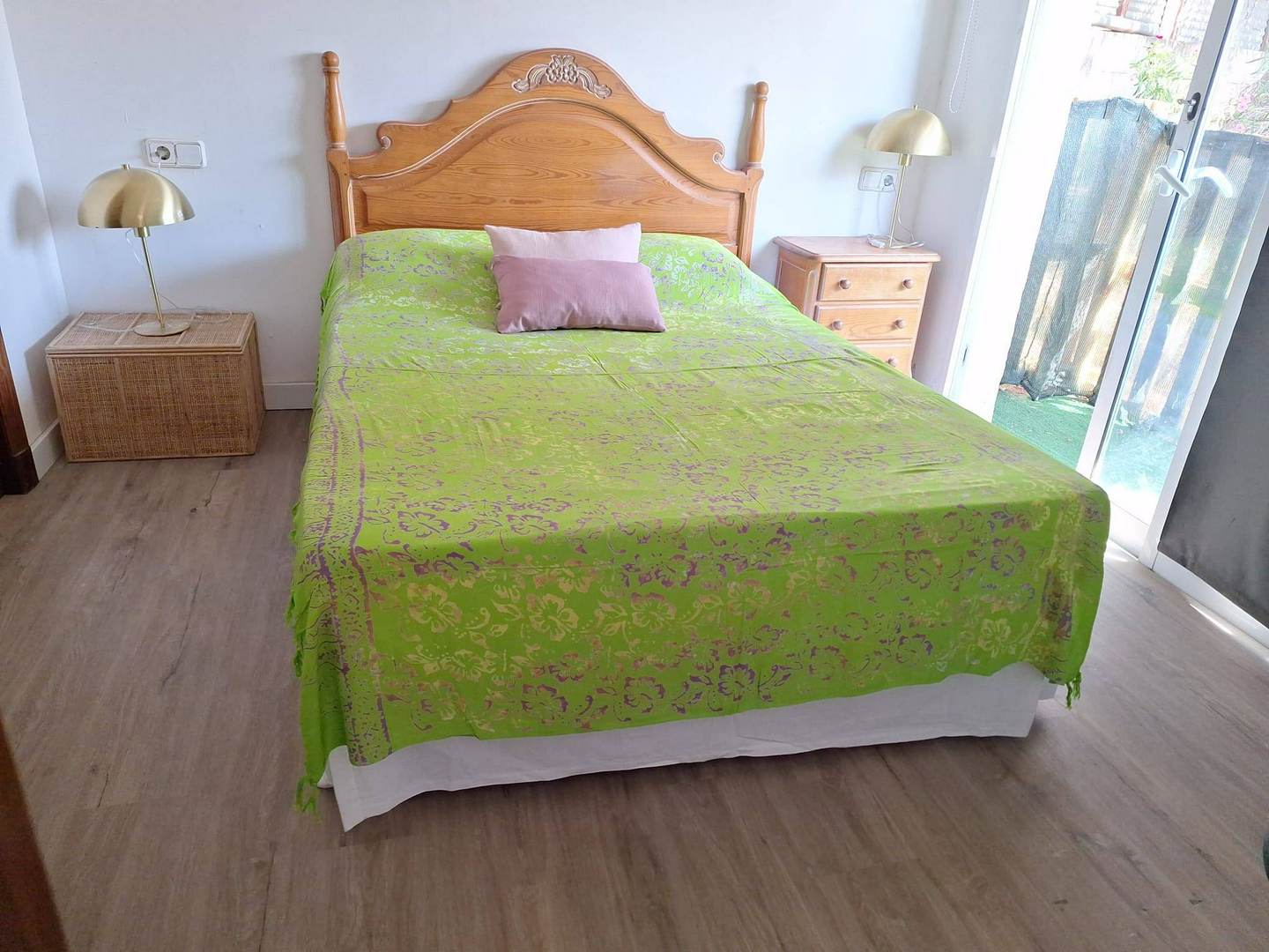 Alquila por horas CHALET PRIMERA LÍNEA CALA SANTANDRÍA