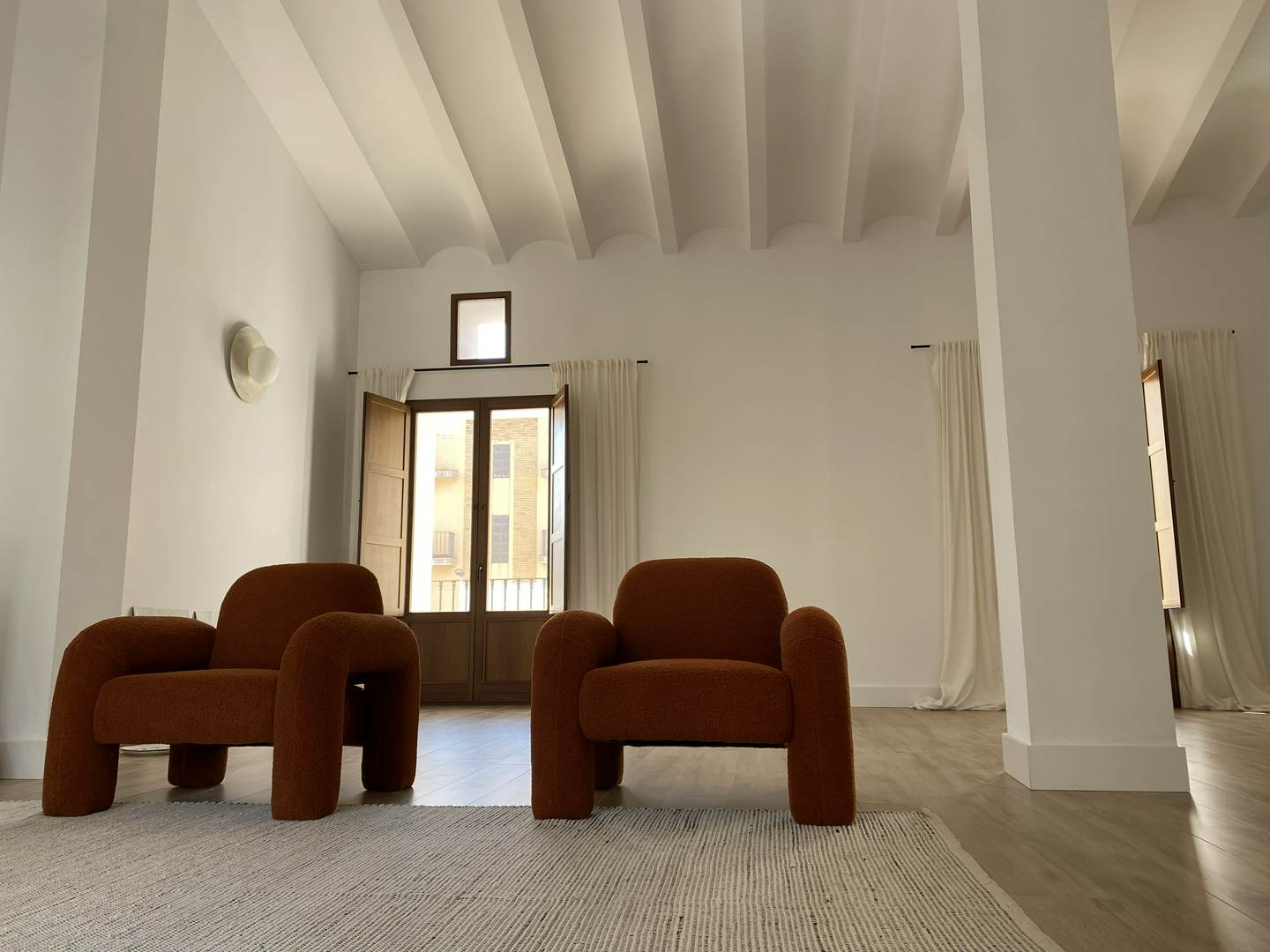 Alquila por horas Casa con jardín y piscina 