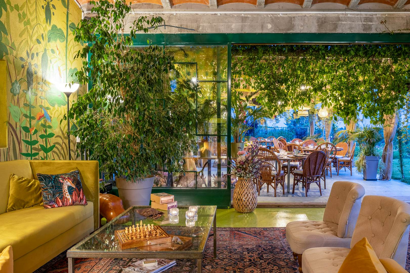 Alquila por horas Finca versátil repleta de color