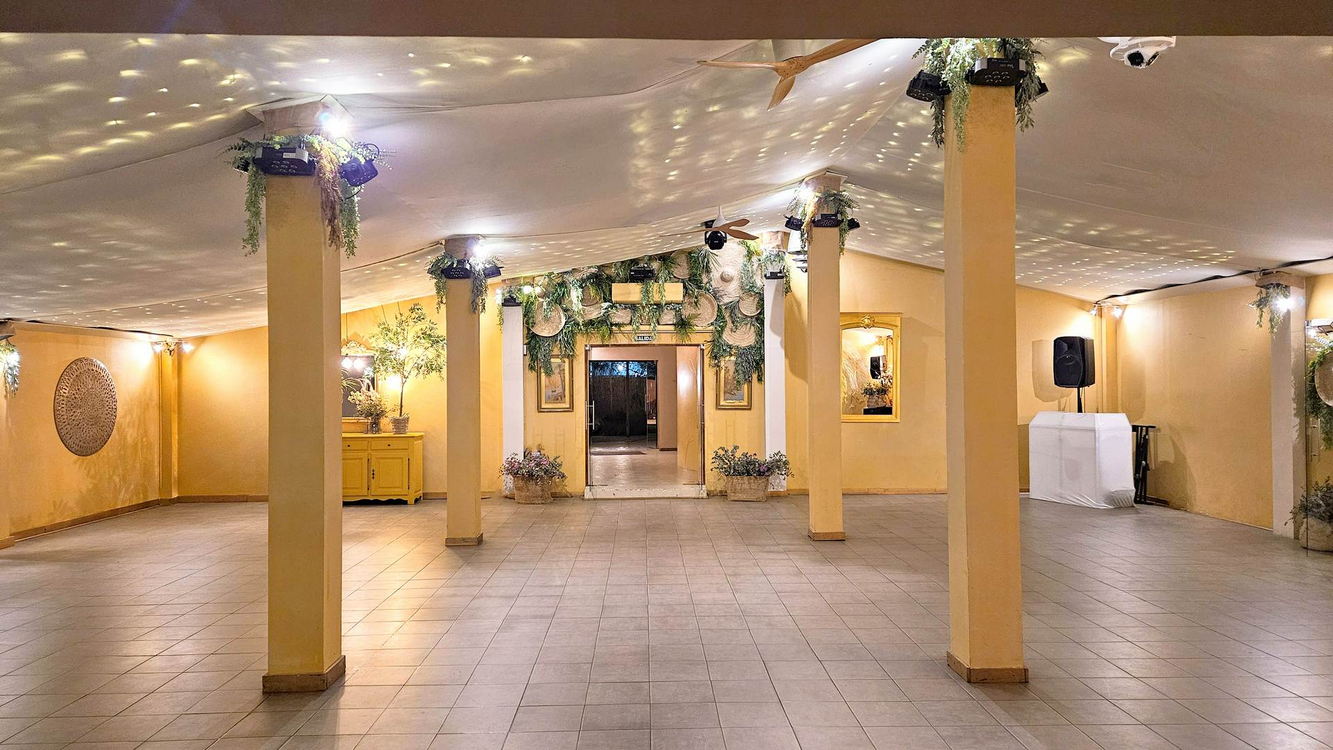 Alquila por horas Jardín del Estanque y Salón para eventos