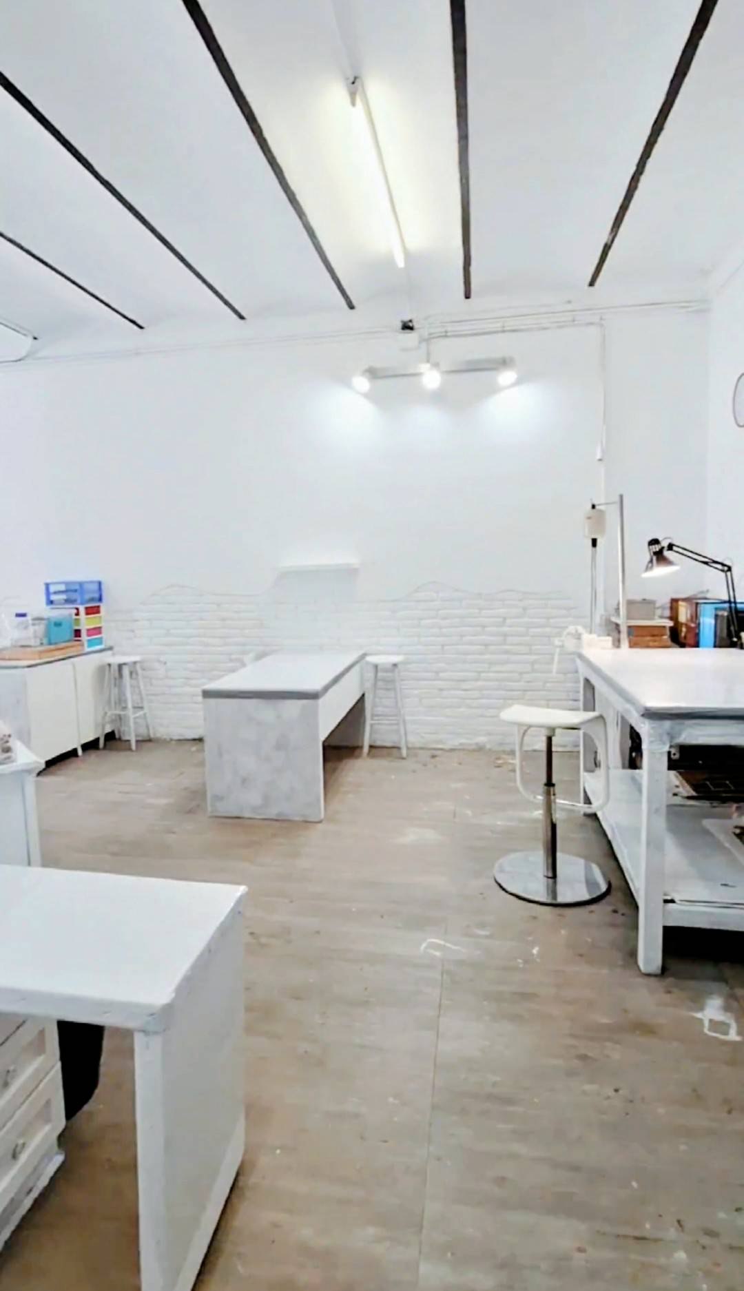 Alquila por horas Estudio-Taller de creación de Artes Visuales y Plásticas.