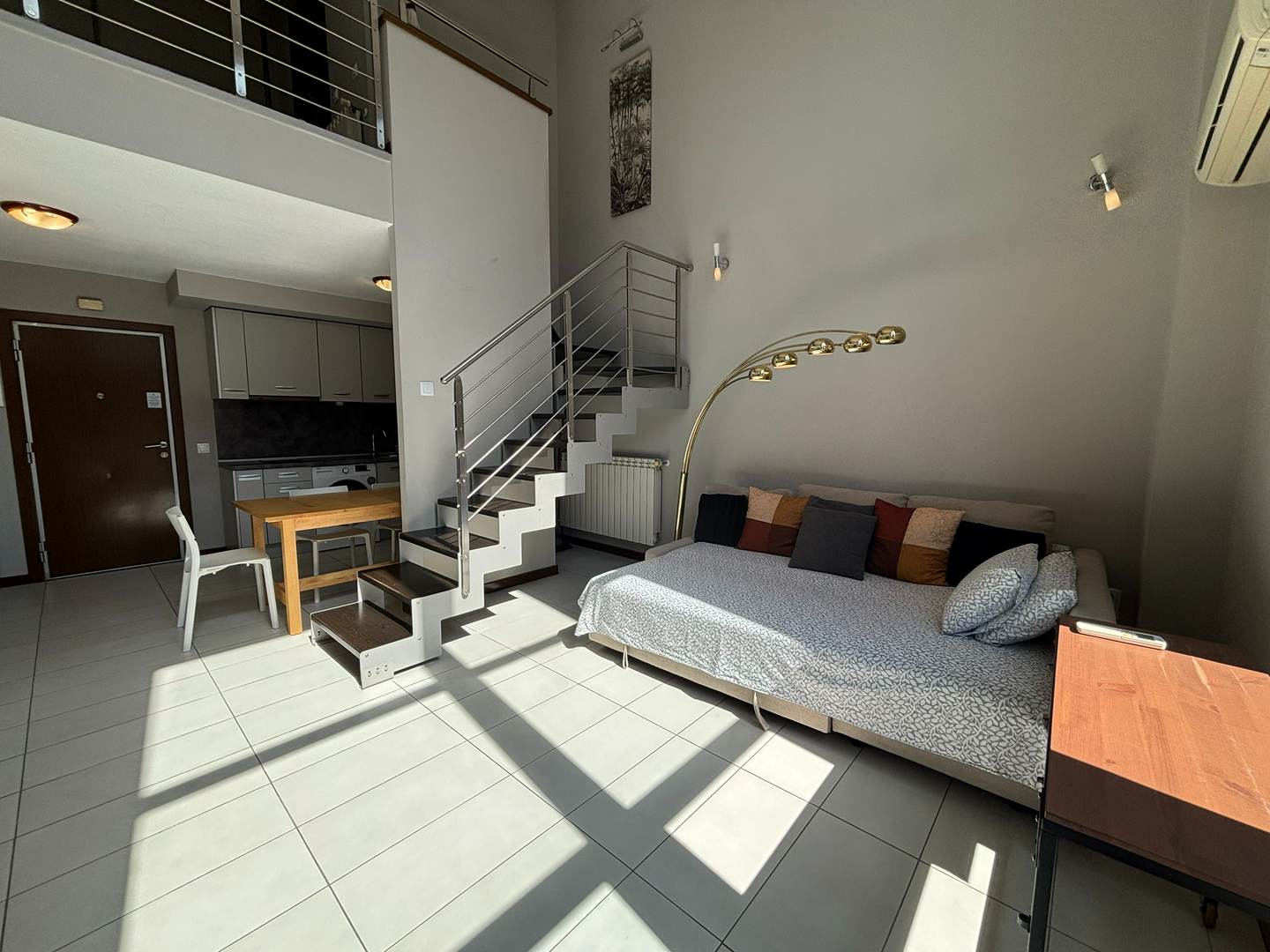 Alquila por horas Loft gris