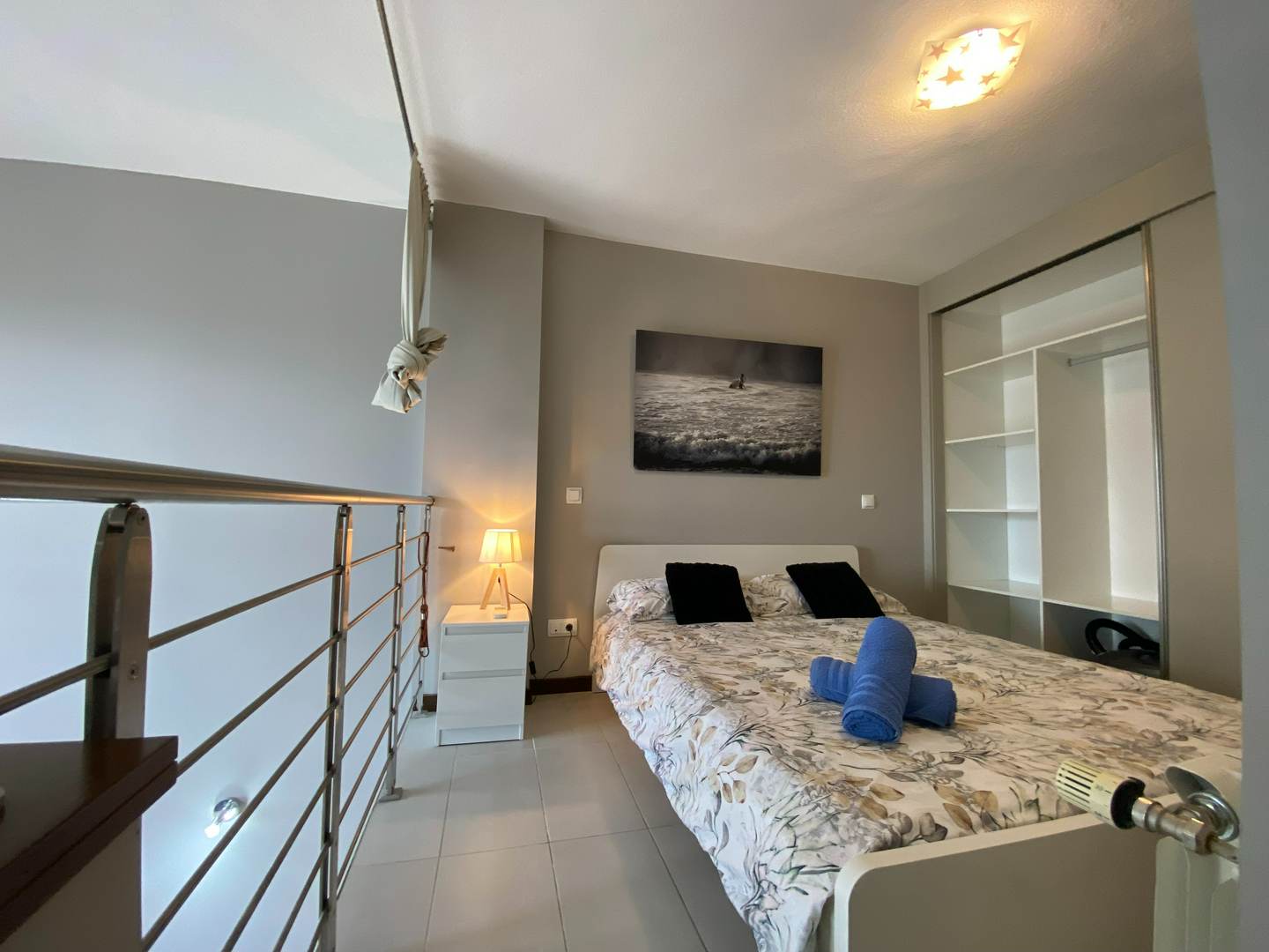 Alquila por horas Loft gris