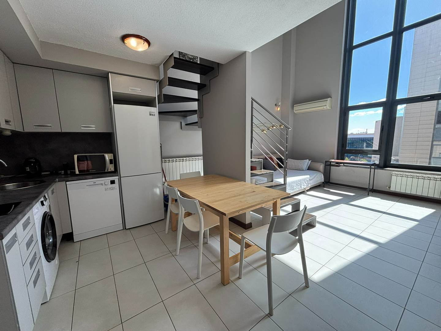 Alquila por horas Loft gris