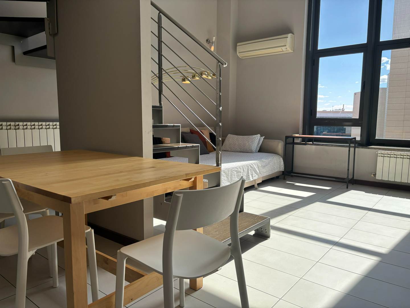 Alquila por horas Loft gris