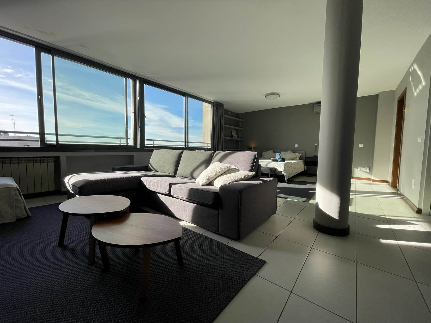 Alquila por horas Apartamento gris elegante