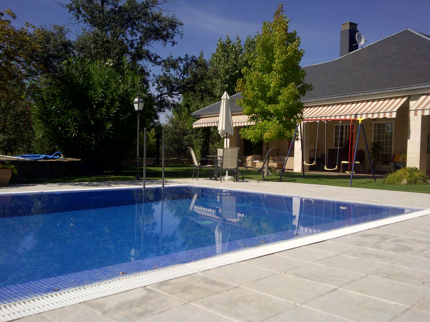Alquila por horas El bar de la piscina