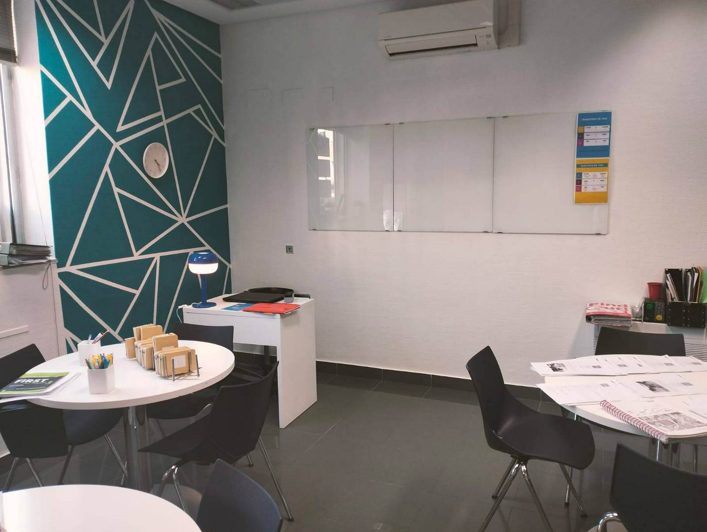Alquila por horas Aulas luminosas y totalmente equipadas en Madrid