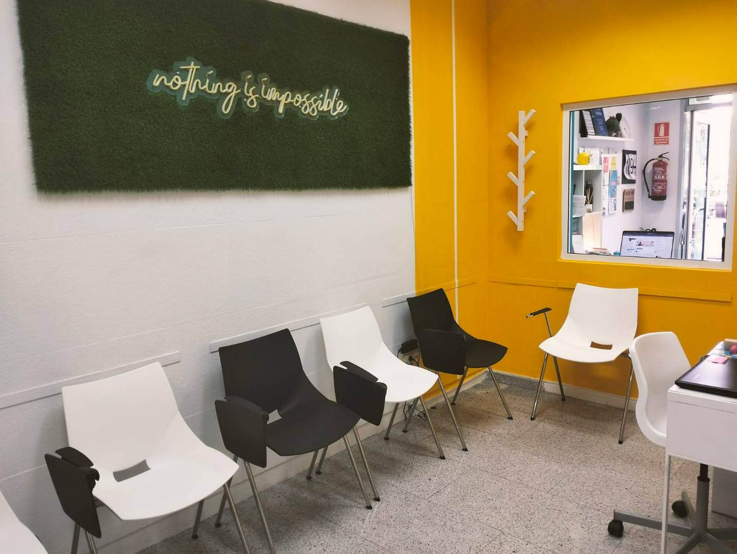 Alquila por horas Aulas luminosas y totalmente equipadas en Madrid
