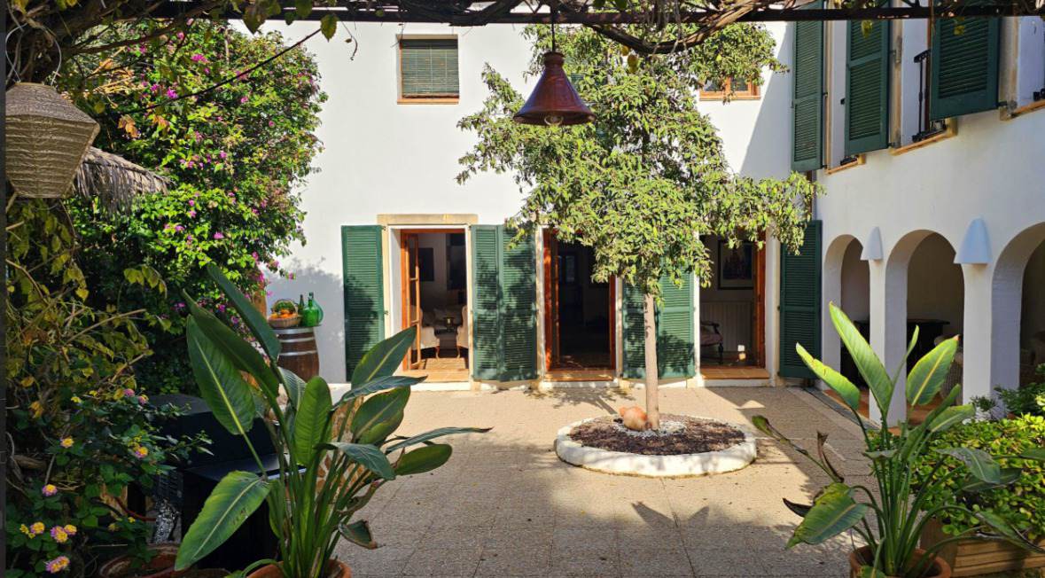 Alquila por horas Finca rústica entre naranjos con 600m2