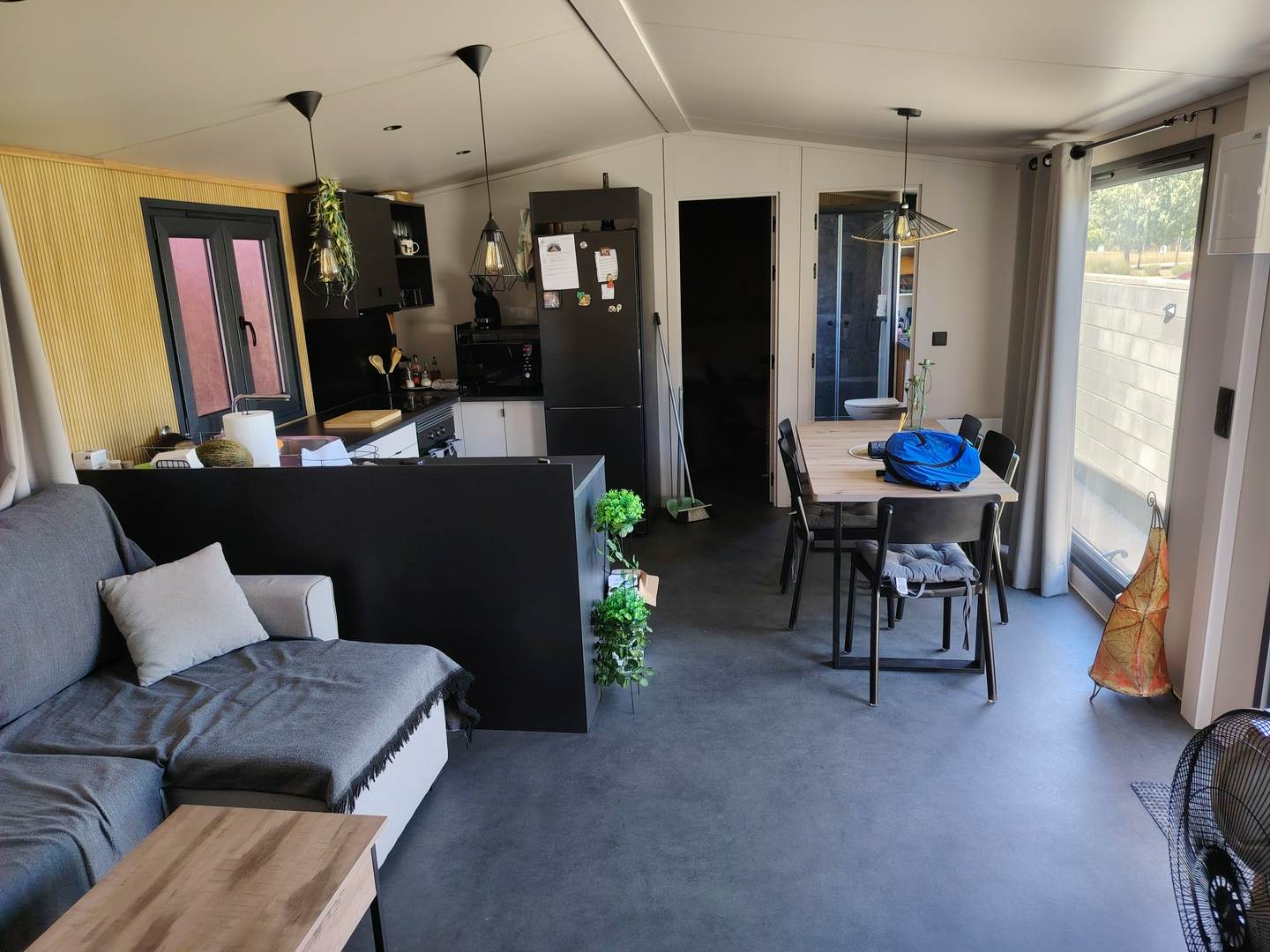 Alquila por horas Casita moderna industrial