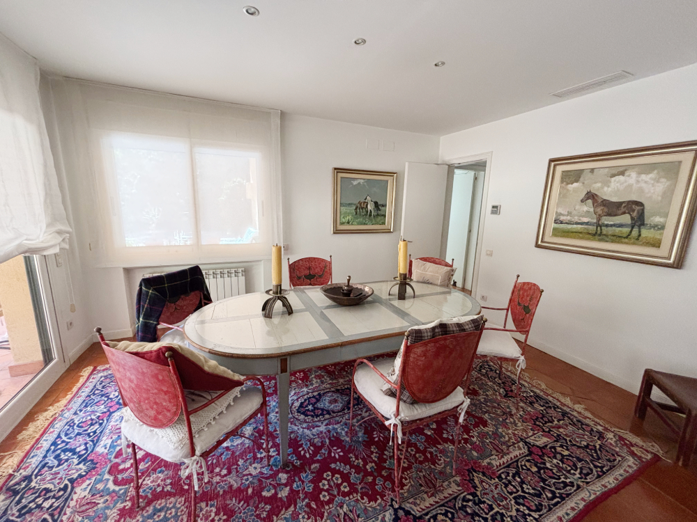 Alquila por horas Vivienda unifamiliar, 2400 mts2, piscina, habitable 400 mts2