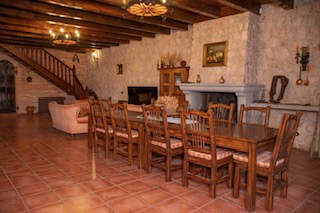 Alquila por horas Casa amplia con estilo rústico 