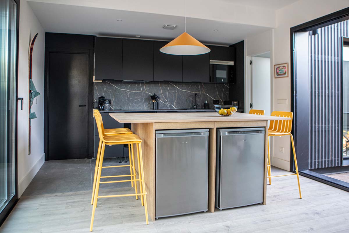 Alquila por horas Excepcional villa de diseño industrial