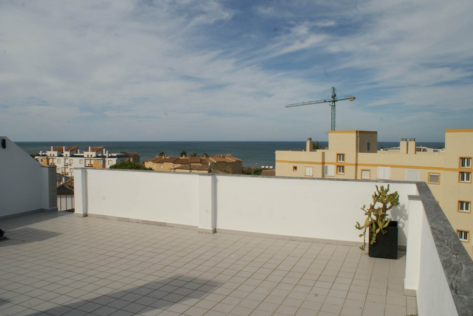 Alquila por horas Ático con vistas a la playa de Oliva y al Montgó de Denia