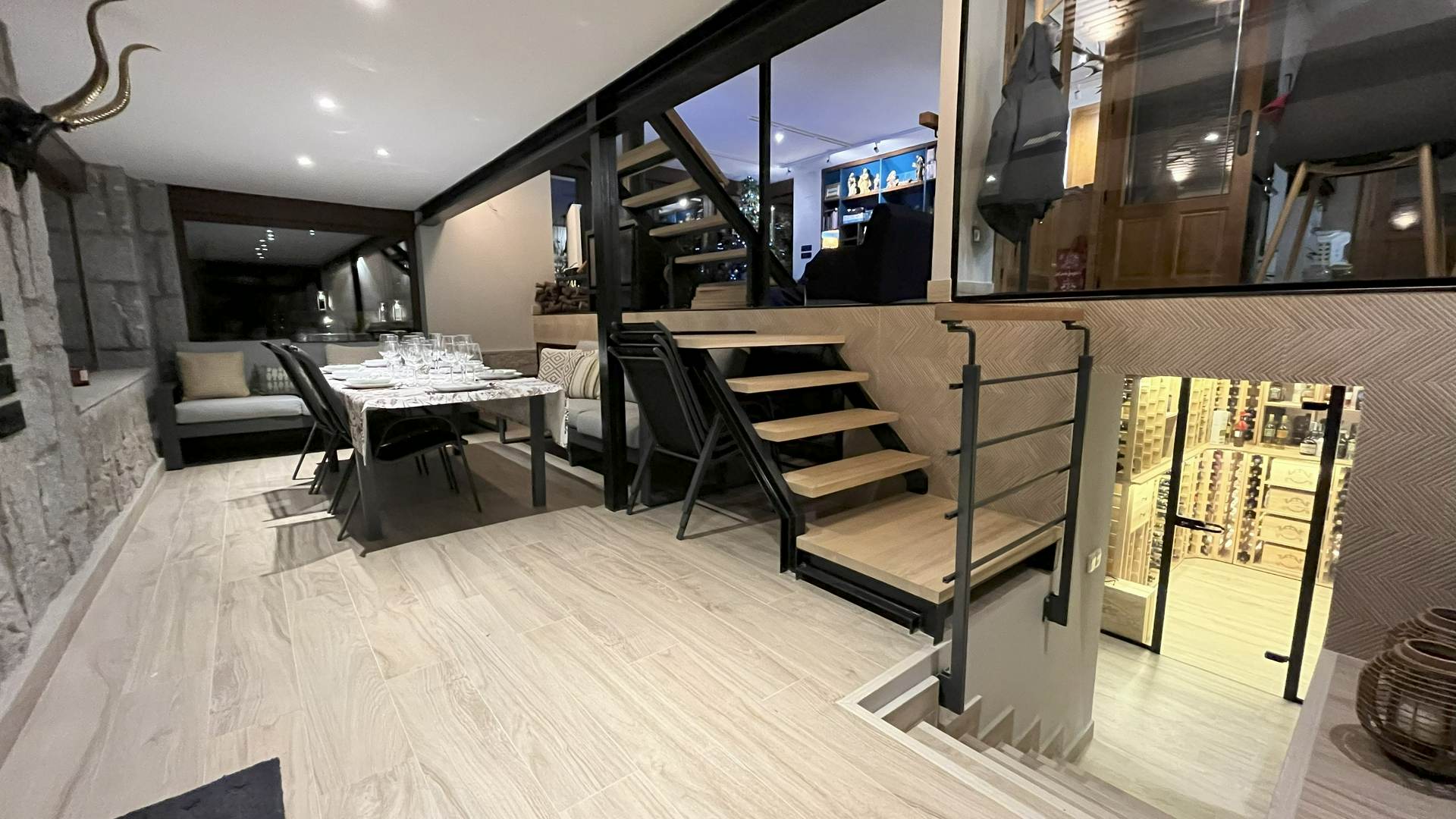 Alquila por horas Casa de diseño en la Sierra de Madrid con jardín y piscina