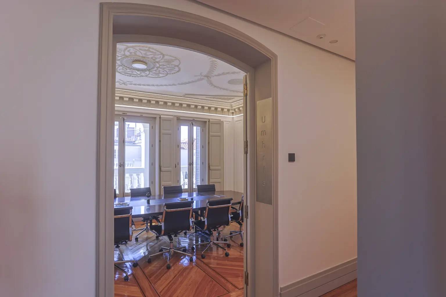 Alquila por horas Sala de reuniones señorial
