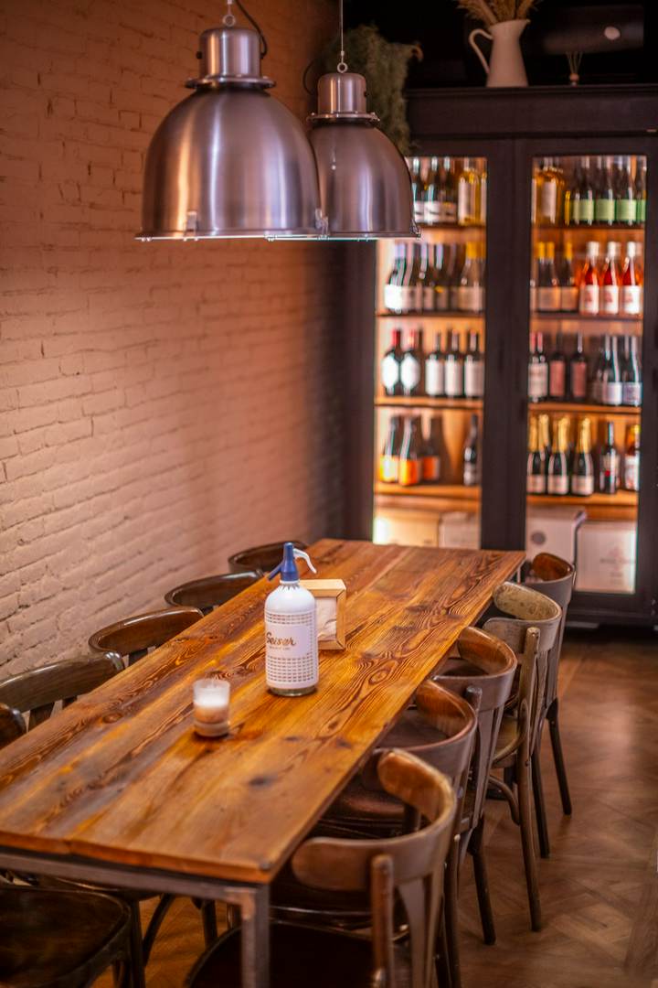 Alquila por horas Bodega moderna en el corazón de Barcelona