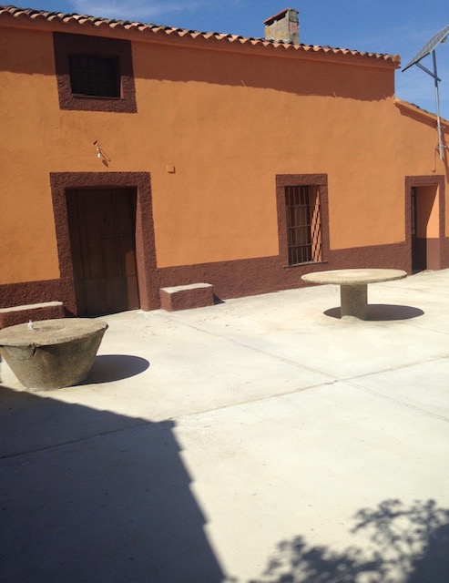 Alquila por horas Finca rústica en Cáceres – 330 hectáreas con paisaje natural y construcciones tradicionales