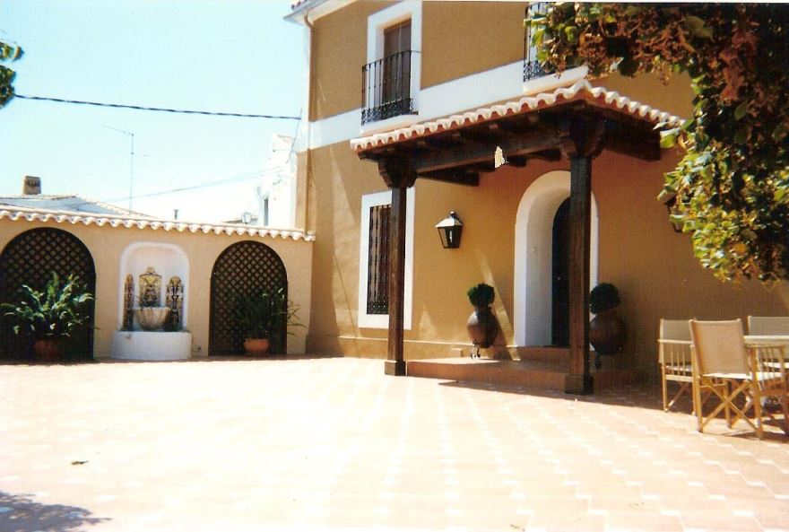 Alquila por horas Casa rural en Aldeacentenera repleta de elegancia, autenticidad y encanto extremeño