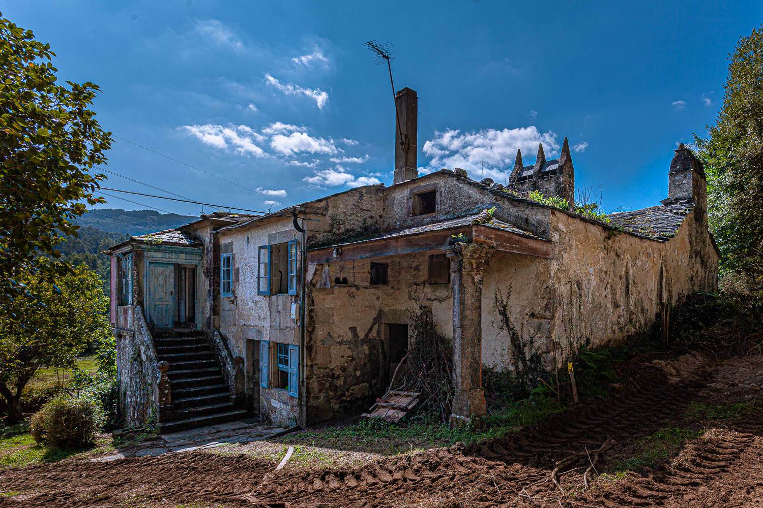 Alquila por horas Finca anterior al S.XVIII rodeada de prados, ríos y mar