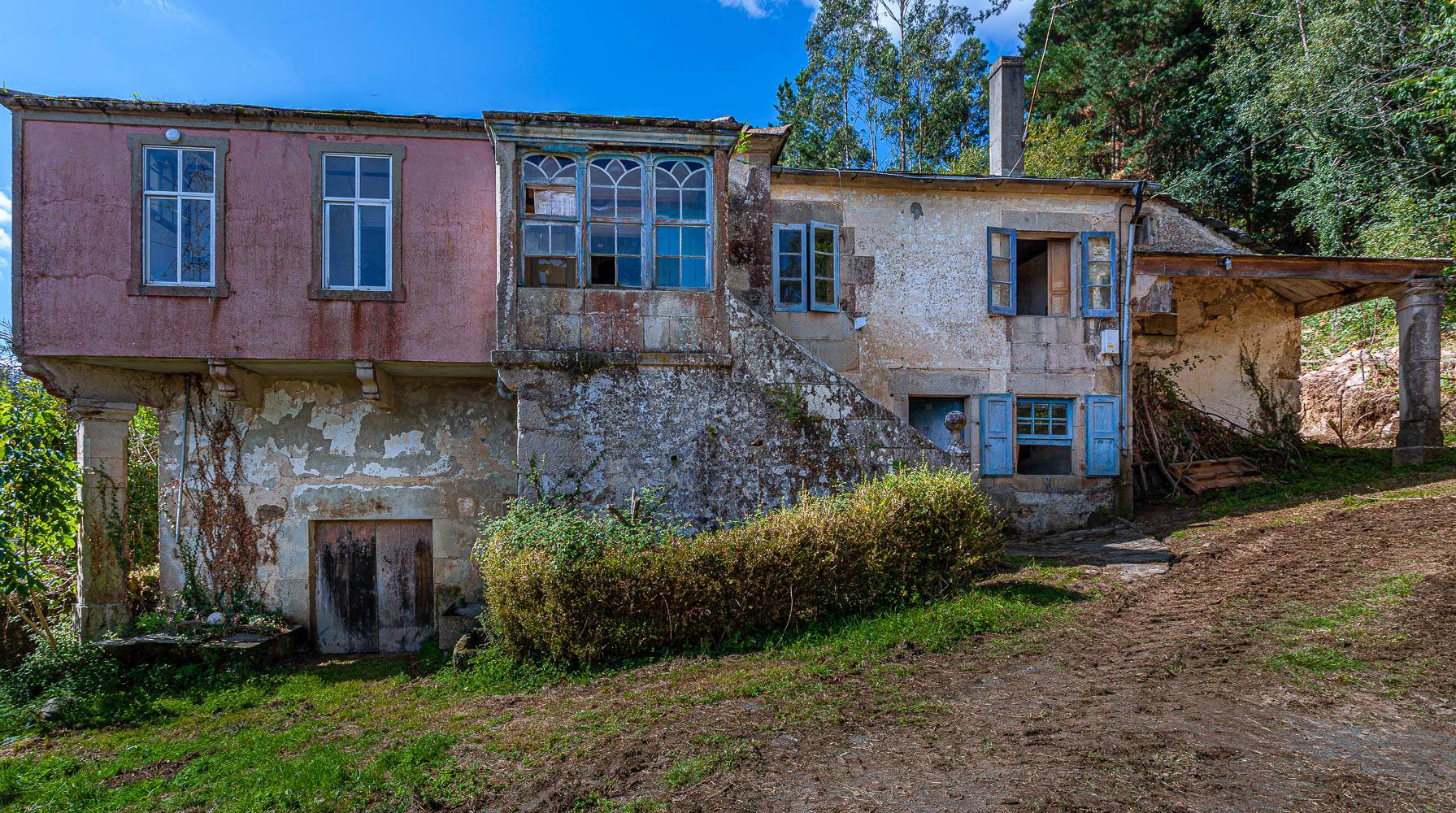 Alquila por horas Finca anterior al S.XVIII rodeada de prados, ríos y mar