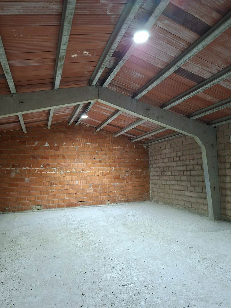 Alquila por horas Finca Rustica con Naves/ casa