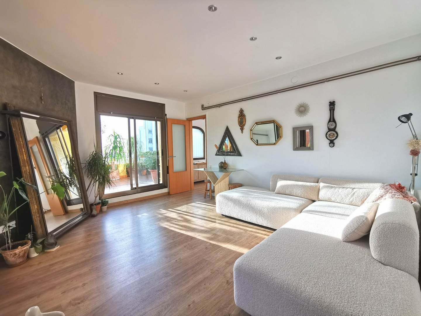 Alquila por horas Apartamento con terraza y luz natural